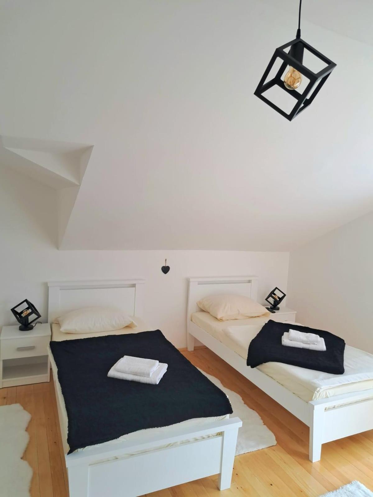 Sobe Zizi Bed and Breakfast Jajce Eksteriør billede